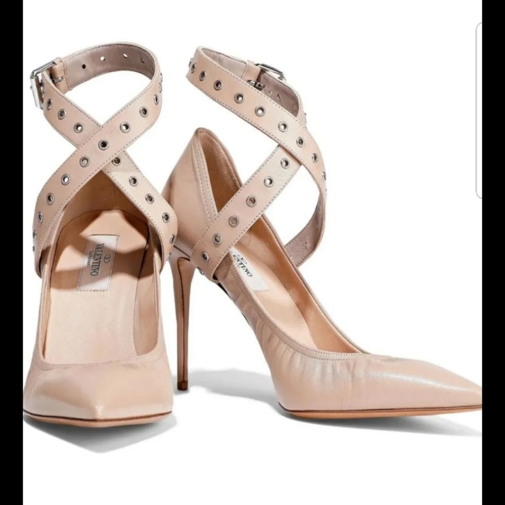 Stunning Valentino Garavani pumps